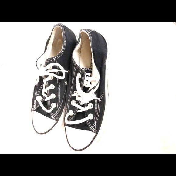 Airwalk Mid Top Canvas Fashion Sneakers Blue White Women's Size 7 - Picture 2 of 7